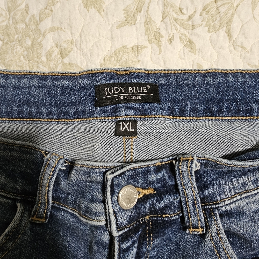 Judy Blue Distressed Jean Shorts - Picture 2 of 4
